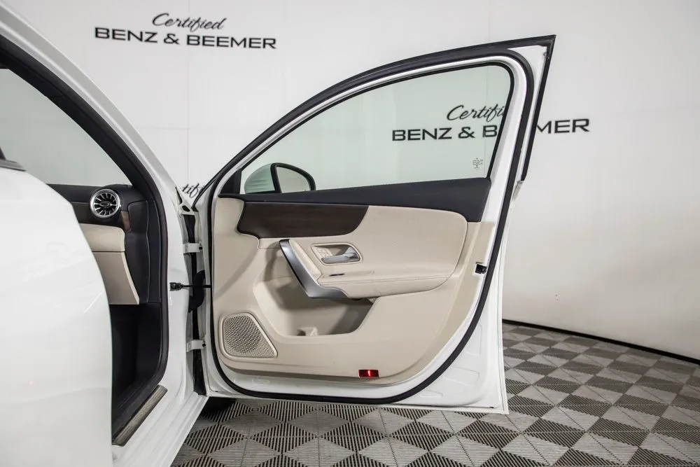 Mercedes-Benz A-Class photo 19