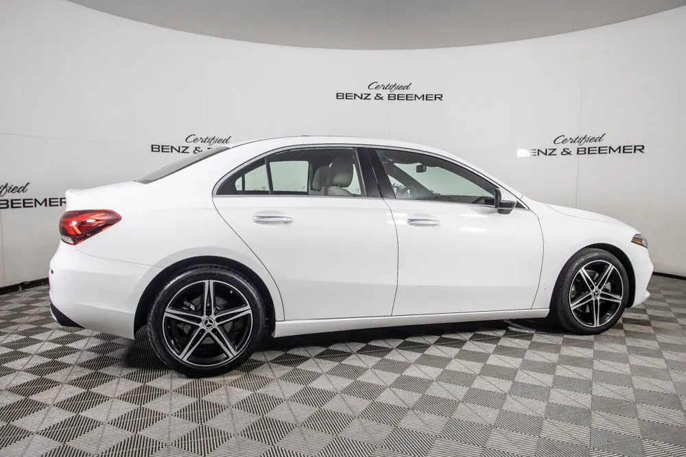 Mercedes-Benz A-Class photo 4