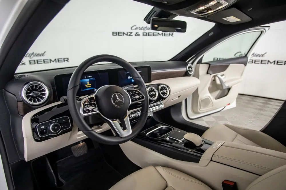 Mercedes-Benz A-Class photo 20