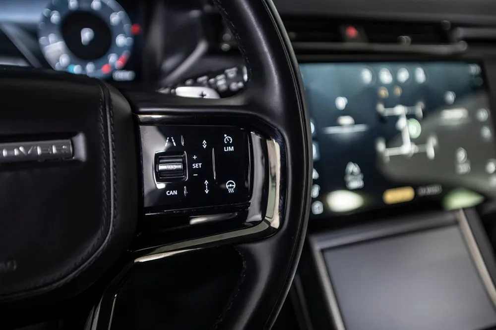 Land Rover Range Rover Velar photo 35