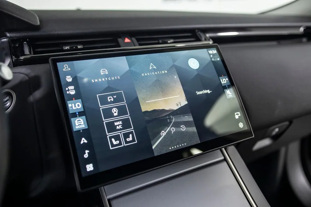 Land Rover Range Rover Velar photo 28