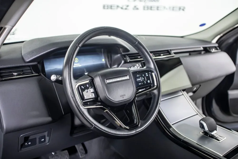 Land Rover Range Rover Velar photo 21