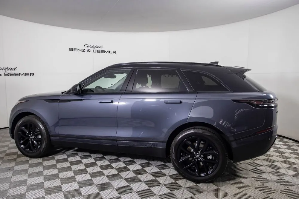 Land Rover Range Rover Velar photo 11