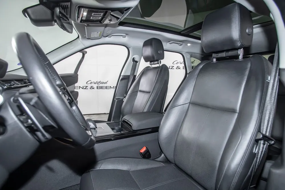Land Rover Range Rover Velar photo 13