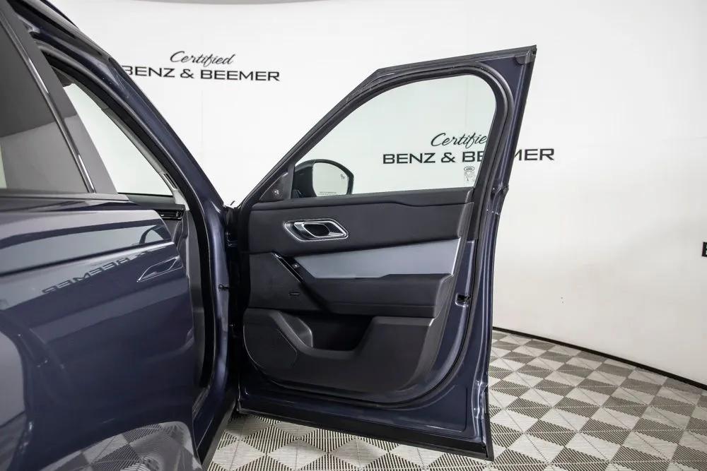 Land Rover Range Rover Velar photo 19