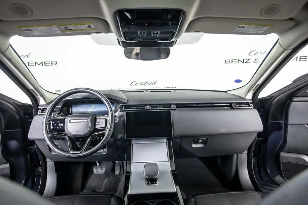 Land Rover Range Rover Velar photo 23