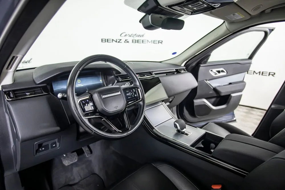 Land Rover Range Rover Velar photo 20