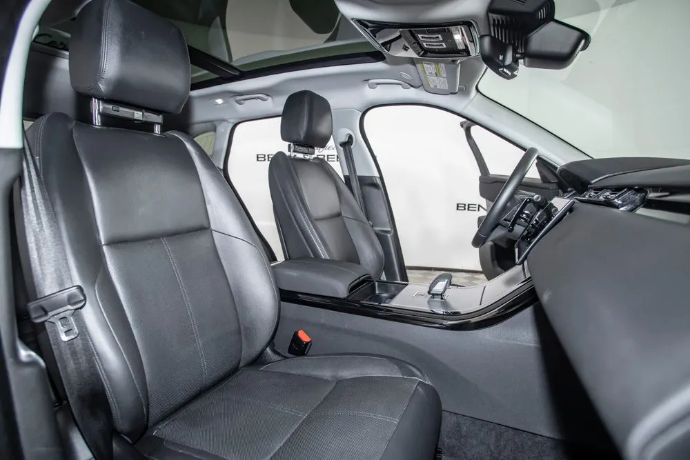 Land Rover Range Rover Velar photo 16