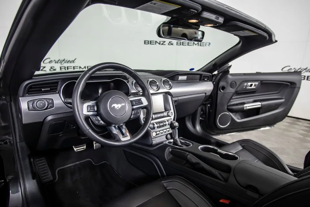 Ford Mustang photo 23