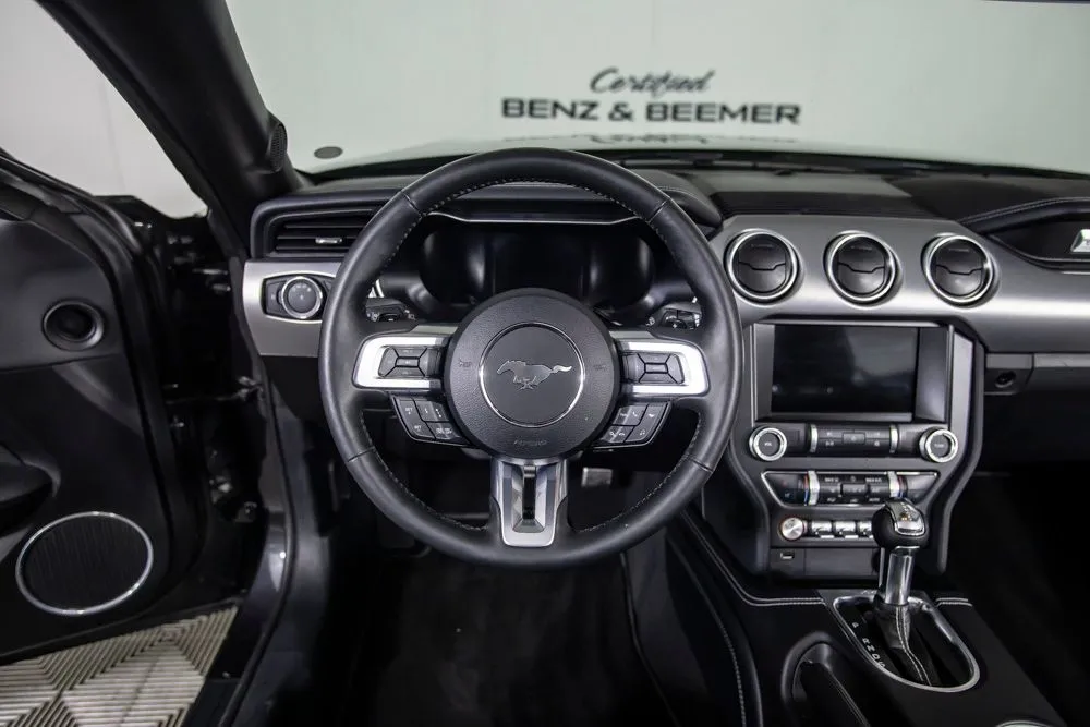 Ford Mustang photo 26