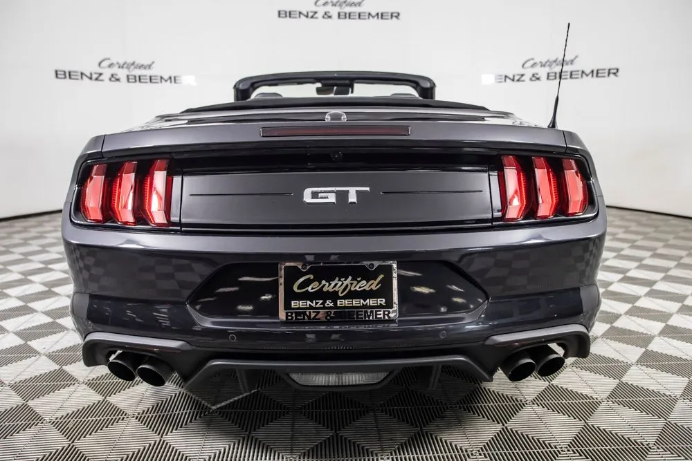 Ford Mustang photo 8