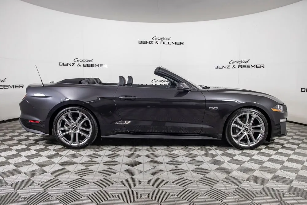 Ford Mustang photo 4