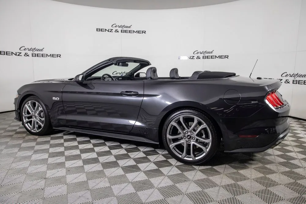 Ford Mustang photo 14