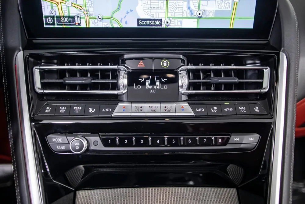 BMW 8 Series photo 32