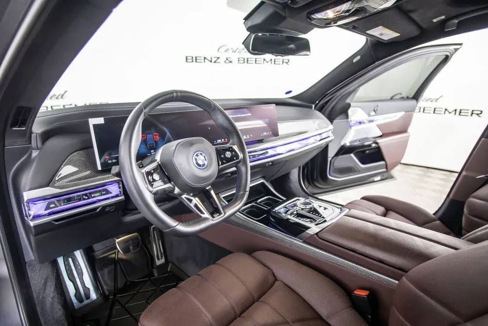 BMW i7 photo 21
