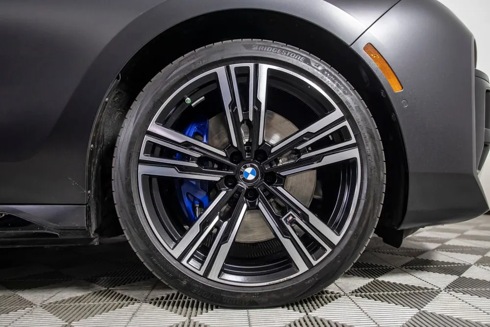 BMW i7 photo 50