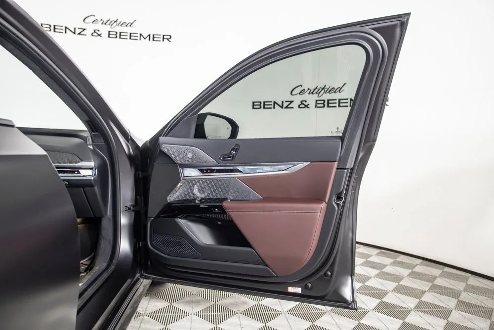 BMW i7 photo 20