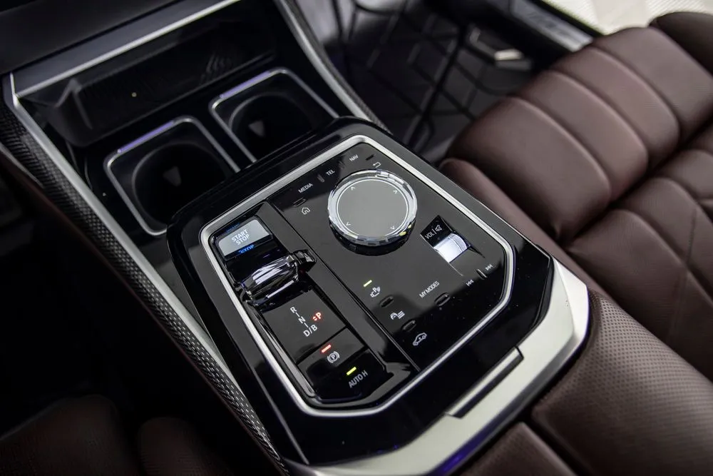 BMW i7 photo 42