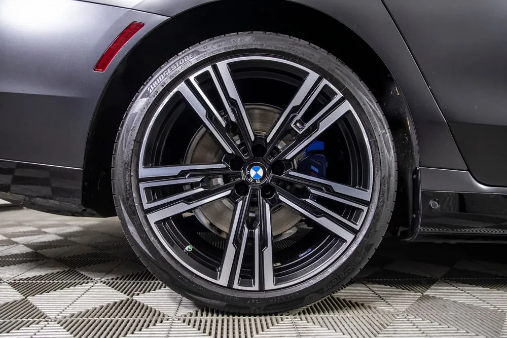 BMW i7 photo 51
