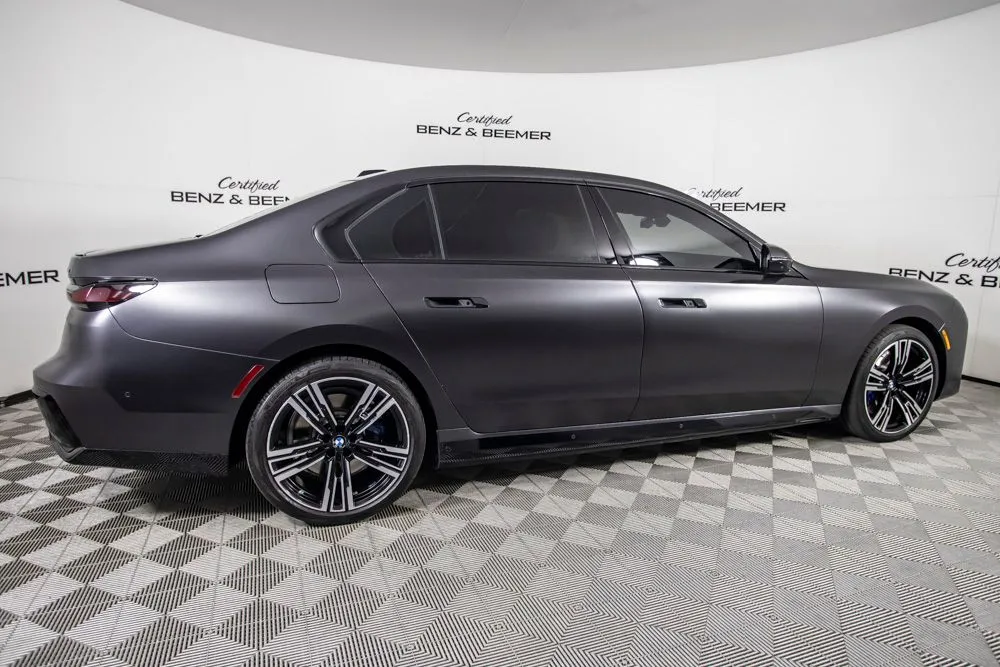 BMW i7 photo 4