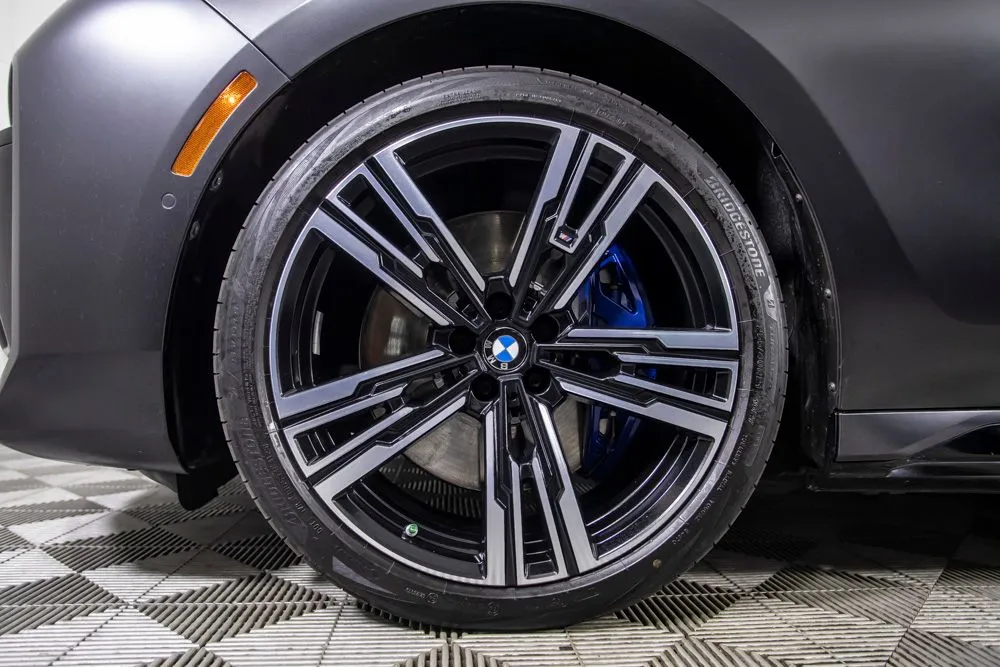 BMW i7 photo 49