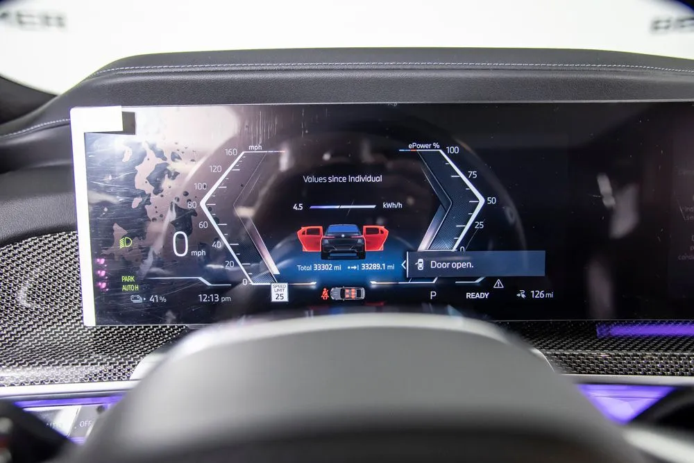 BMW i7 photo 33