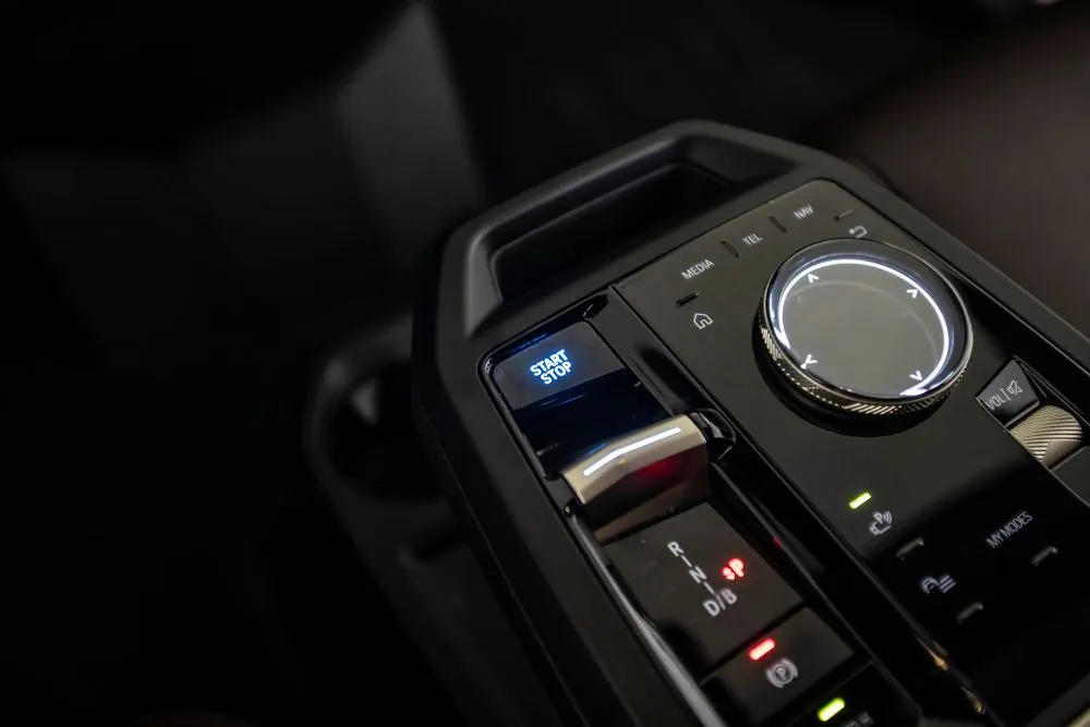 BMW iX photo 37