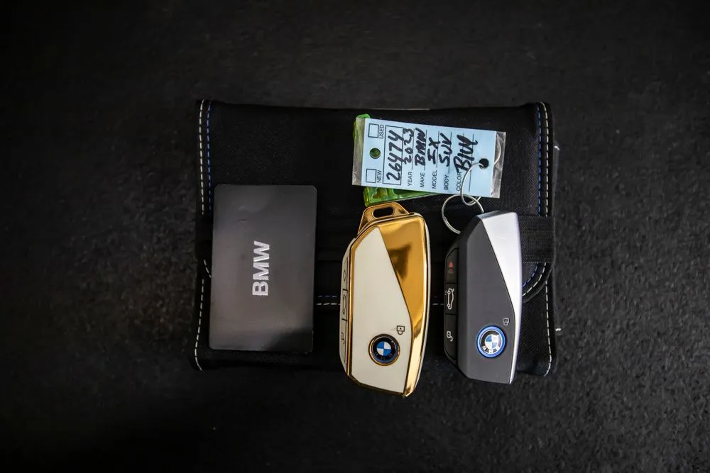 BMW iX photo 50