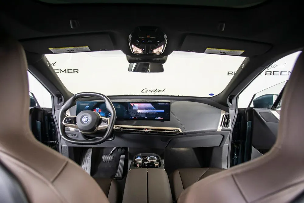 BMW iX photo 22