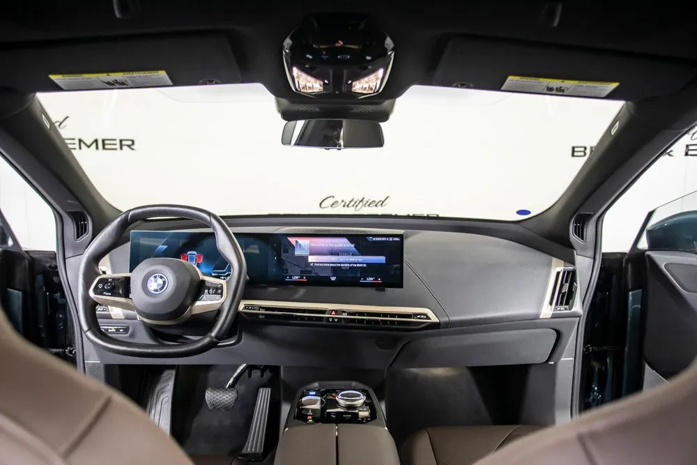 BMW iX photo 23