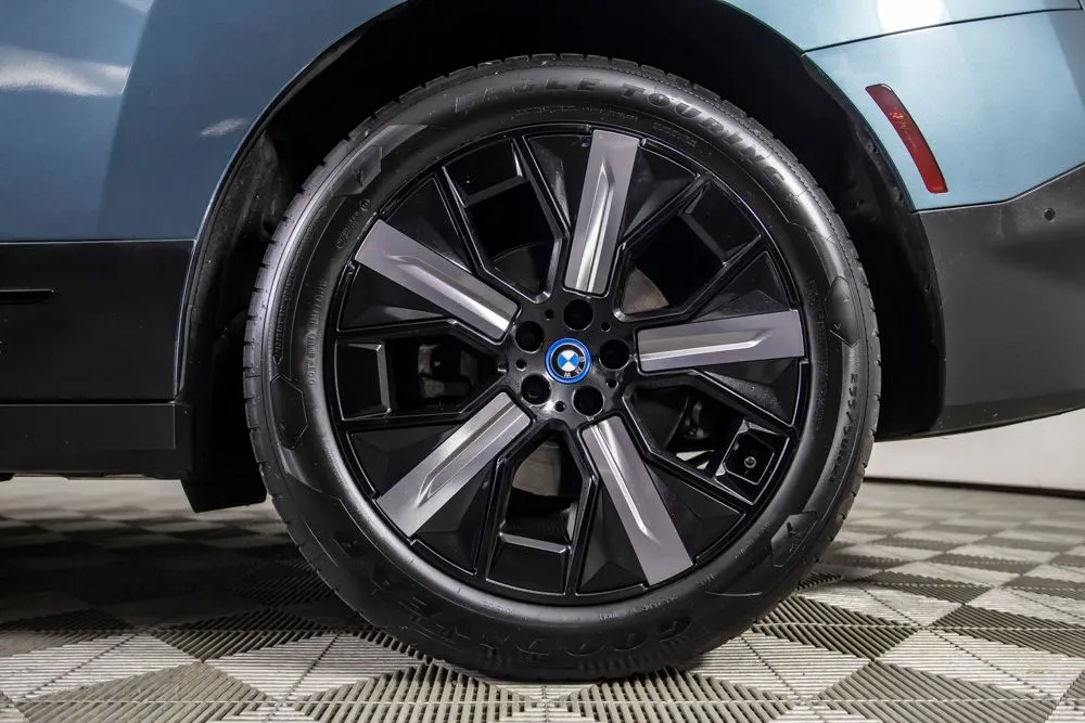 BMW iX photo 45