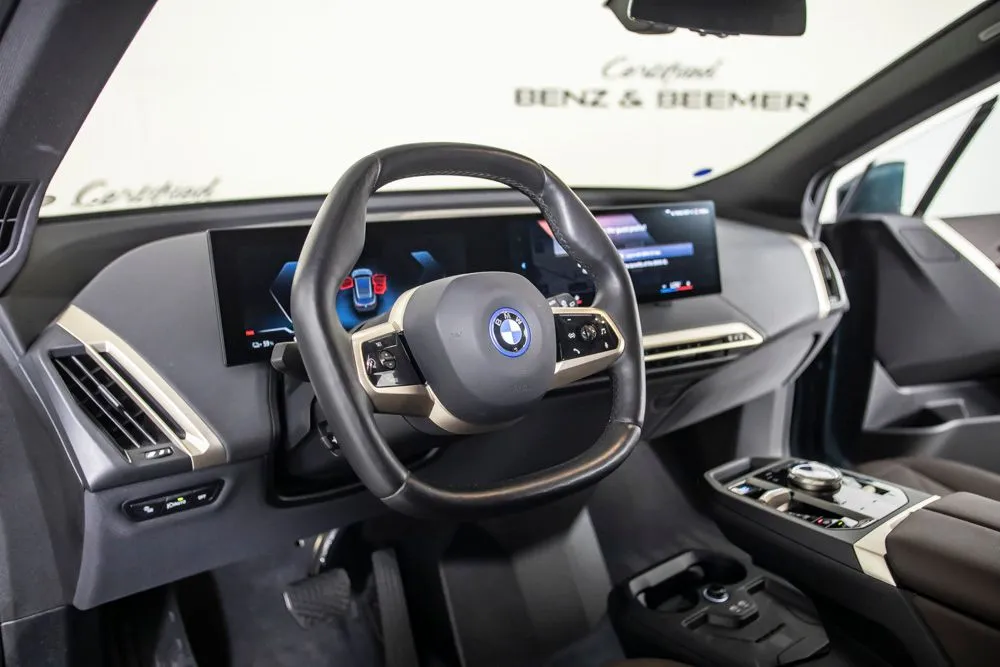 BMW iX photo 21