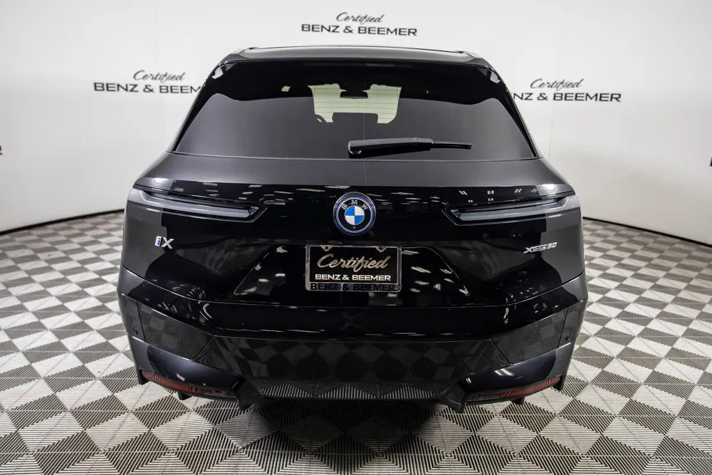 BMW iX photo 5