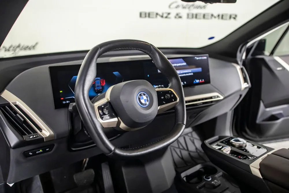 BMW iX photo 21