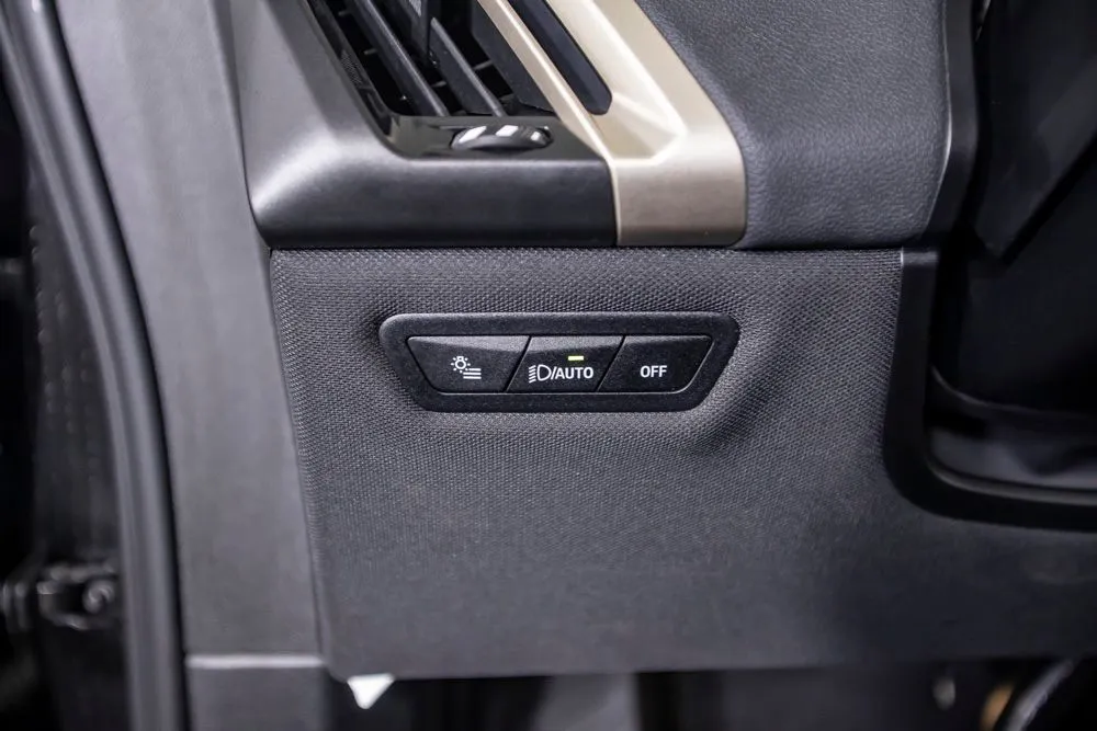 BMW iX photo 35