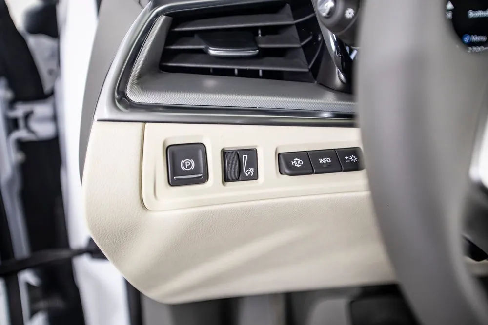 Cadillac XT5 photo 38