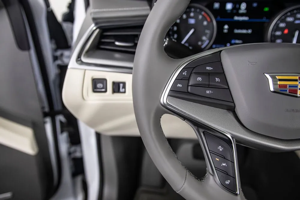 Cadillac XT5 photo 39