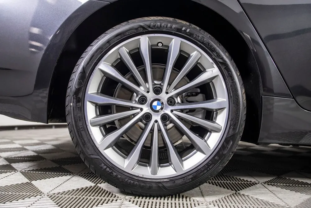 BMW 5 Series photo 41