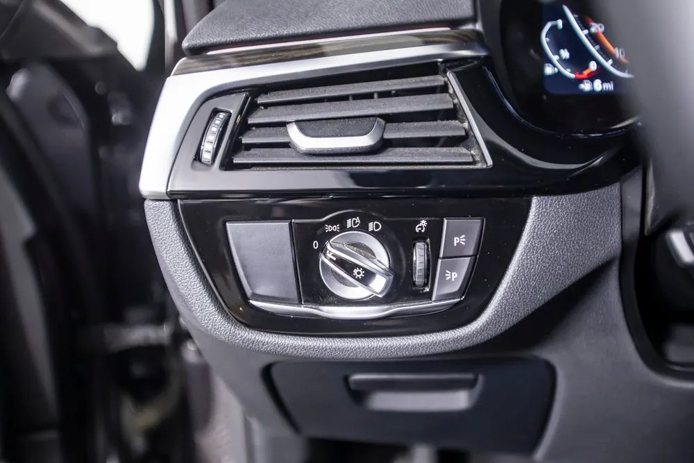 BMW 5 Series photo 35