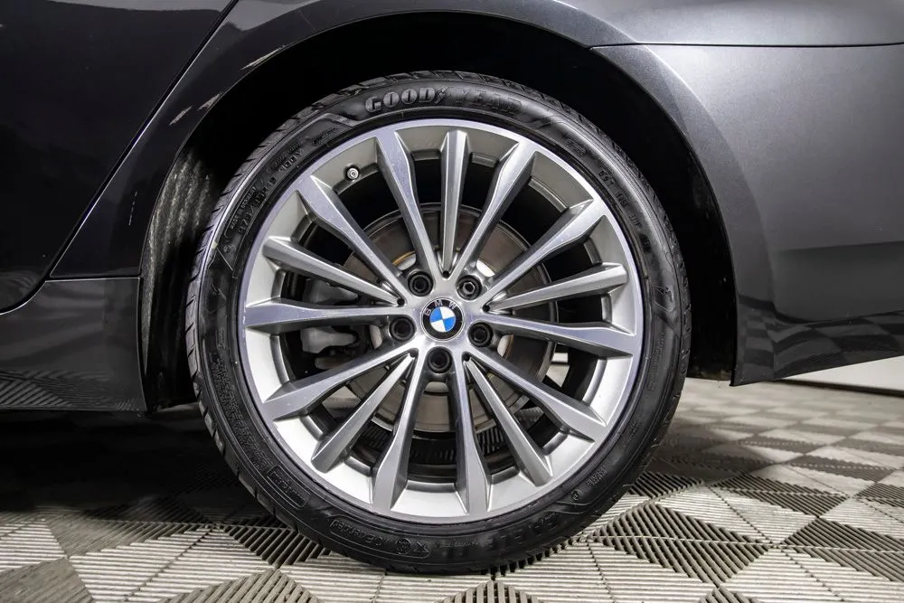 BMW 5 Series photo 42