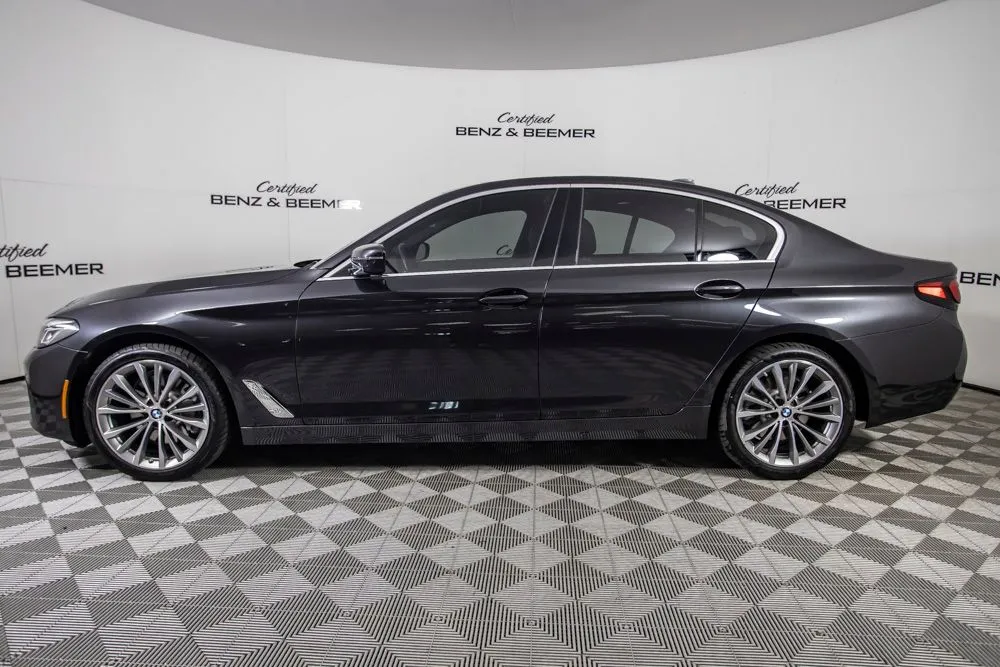 BMW 5 Series photo 10