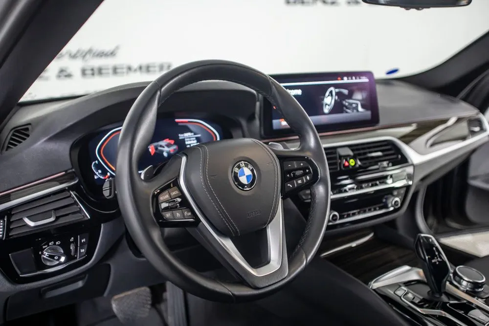 BMW 5 Series photo 21