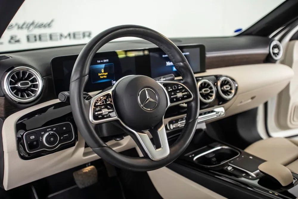 Mercedes-Benz A-Class photo 21