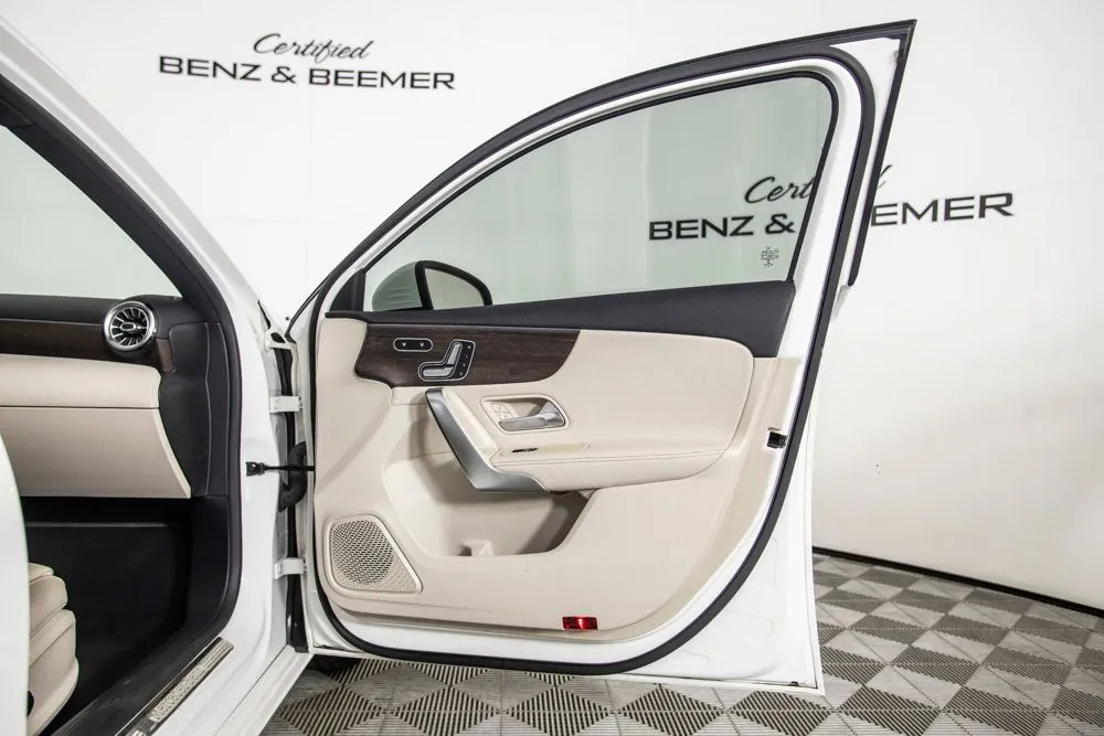 Mercedes-Benz A-Class photo 19