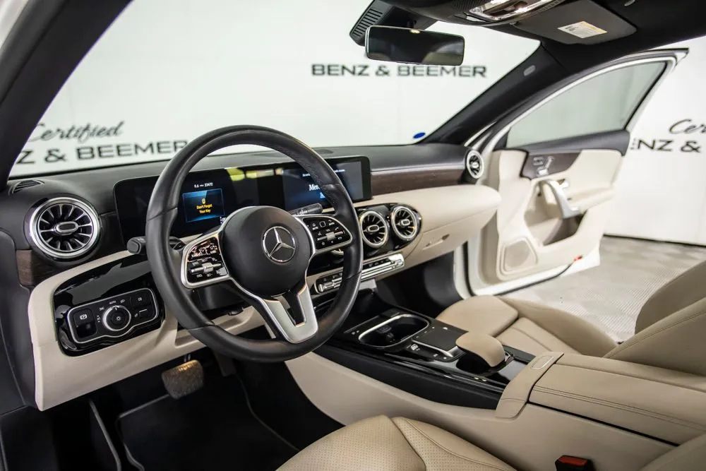 Mercedes-Benz A-Class photo 20