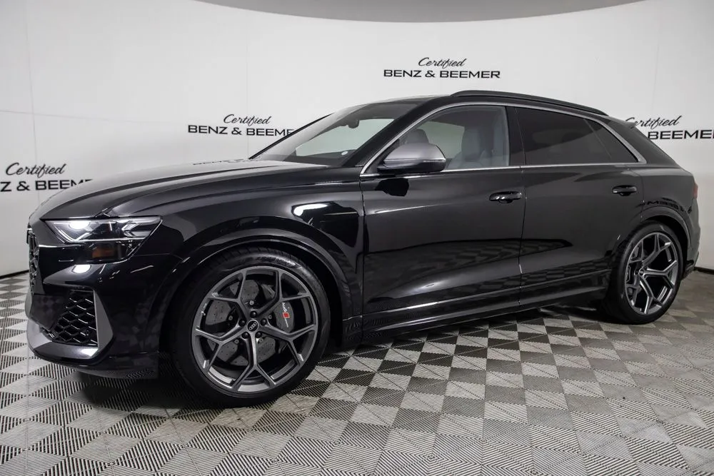 Audi RS Q8 photo 8