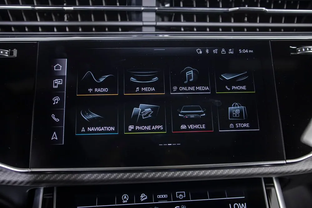 Audi RS Q8 photo 26