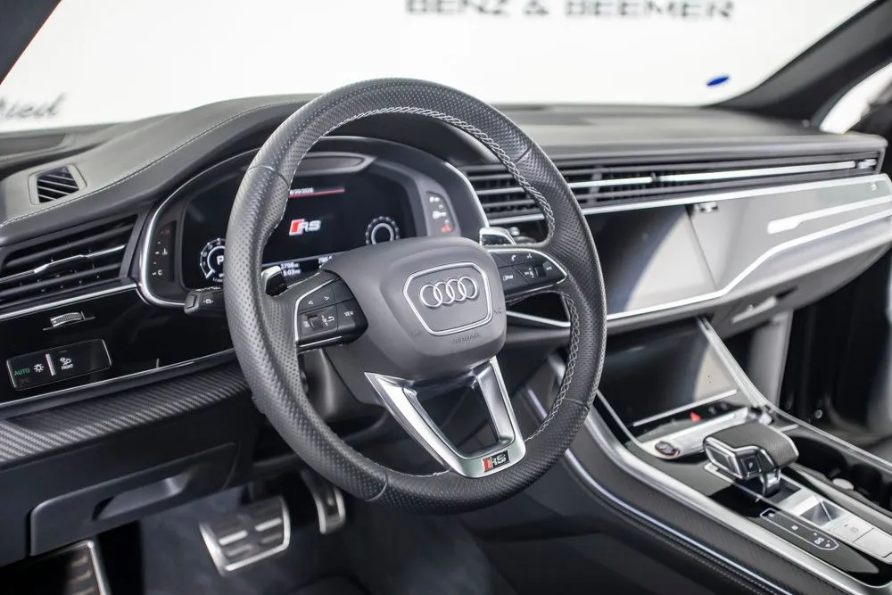 Audi RS Q8 photo 20