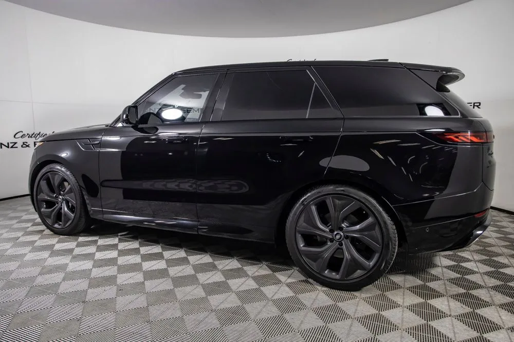 Land Rover Range Rover Sport photo 11