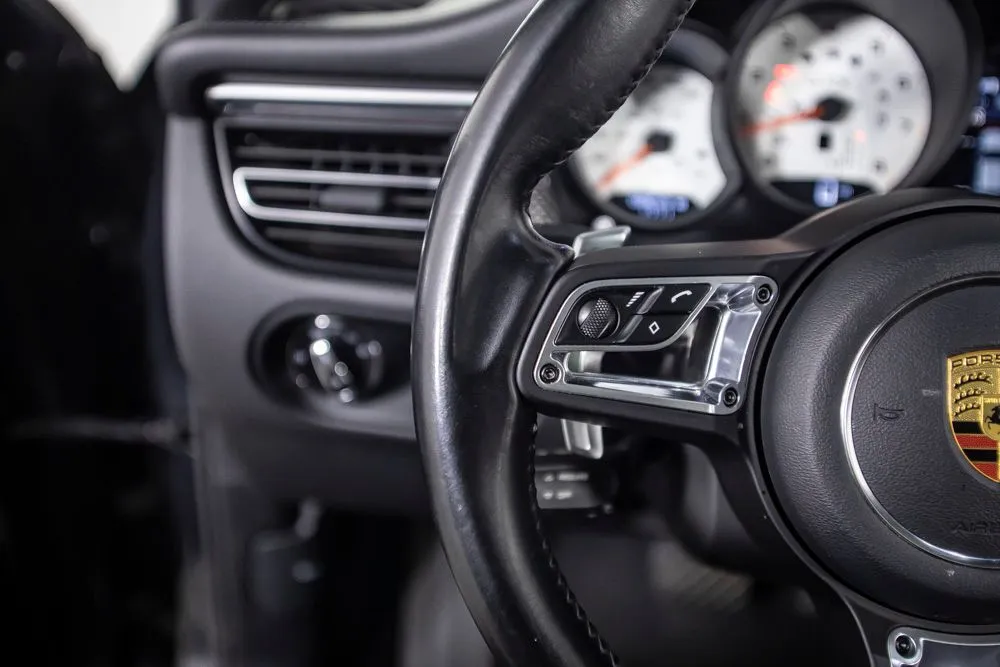 Porsche Macan photo 41